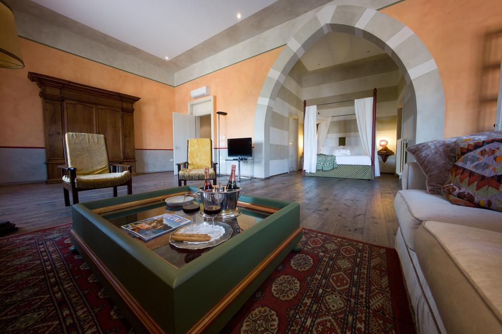 Palazzo Castiglioni Luxury Suite And Rooms Μάντοβα Δωμάτιο φωτογραφία