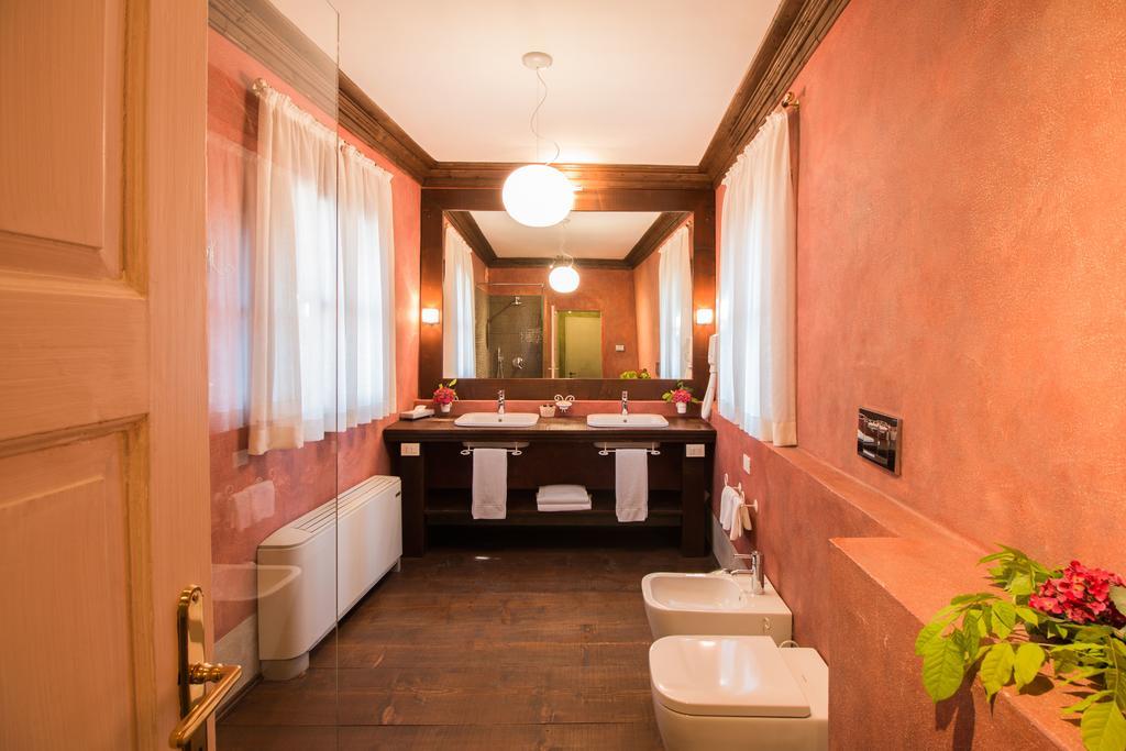 Palazzo Castiglioni Luxury Suite And Rooms Μάντοβα Εξωτερικό φωτογραφία